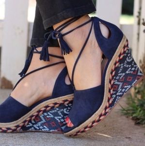 Cabi Isla wedge espadrille Size 6M